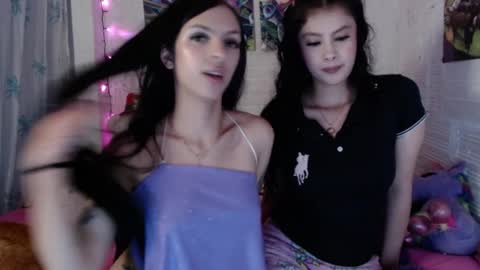 Snapshot of pamelaa_reyess chatting on 4, 12, 2025 Pamela Reyess online show from 4, 12, 2025