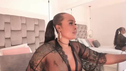 Snapshot of pamelamendez_ chatting on 5, 10, 2025 Pamela online show from 5, 10, 2025