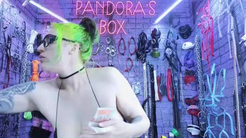 Snapshot of pandoranez chatting on 10, 2, 2025 PandoraNez online show from 10, 2, 2025