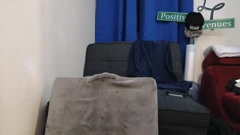 PantsLessTraveler online show from 8, 3, 2025