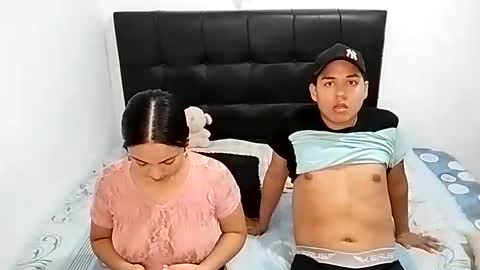 Paola 23 and Andres 25 online show from 17, 2, 2025