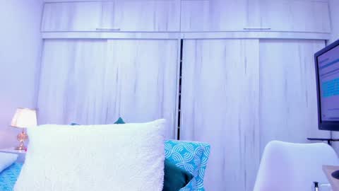 Paola  online show from 15, 1, 2025