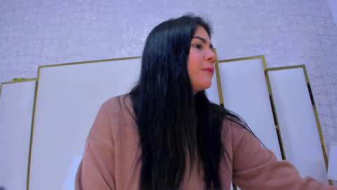 Paola  online show from 17, 9, 2025