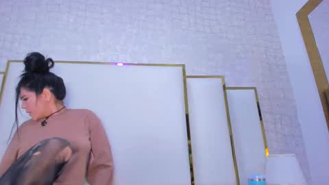 Paola  online show from 28, 9, 2025