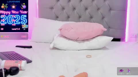 Snapshot of paolabigboobs_ chatting on 8, 1, 2025 paola online show from 8, 1, 2025