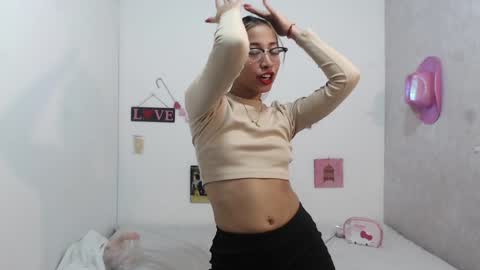 Paola online show from 6, 2, 2025