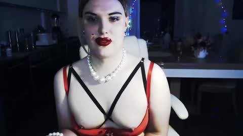 Snapshot of paoladoll chatting on 11, 12, 2024 Sarina Williams online show from 11, 12, 2024