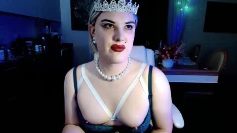 Snapshot of paoladoll chatting on 15, 10, 2025 Sarina Williams online show from 15, 10, 2025