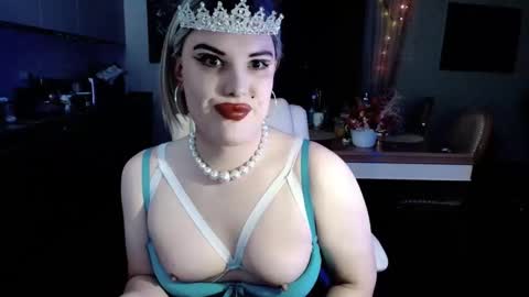 Snapshot of paoladoll chatting on 19, 10, 2025 Sarina Williams online show from 19, 10, 2025
