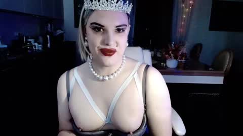 Snapshot of paoladoll chatting on 21, 10, 2025 Sarina Williams online show from 21, 10, 2025