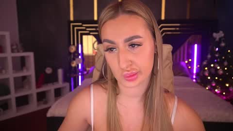 Lia online show from 5, 1, 2025