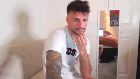 Snapshot of papijakey chatting on 11, 3, 2025 -- New Videos Down Below online show from 11, 3, 2025