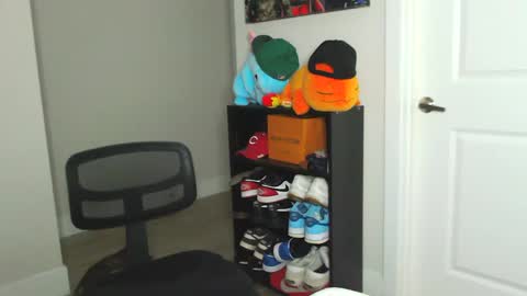 Snapshot of papijakey chatting on 7, 10, 2025 -- New Videos Down Below online show from 7, 10, 2025