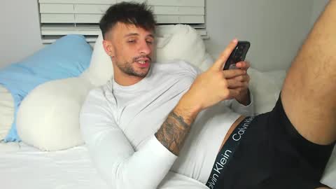 Snapshot of papijakey chatting on 8, 10, 2025 -- New Videos Down Below online show from 8, 10, 2025