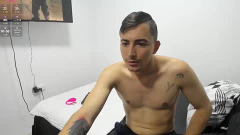 Snapshot of pareja_curiosa19 chatting on 15, 11, 2025 pareja_curiosa19 online show from 15, 11, 2025