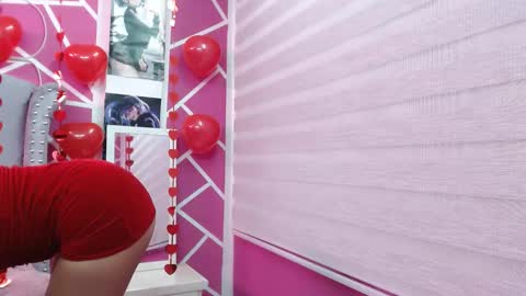 Snapshot of paris_hot12 chatting on 14, 2, 2025 paris online show from 14, 2, 2025