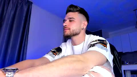 Paris online show from 15, 2, 2025