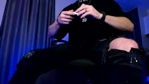 Paris online show from 18, 12, 2025