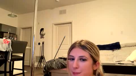 Snapshot of parisbaby2000 chatting on 18, 1, 2026 parisbaby2000 online show from 18, 1, 2026