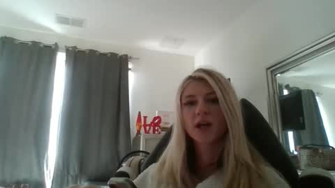 Snapshot of parisbaby2000 chatting on 27, 2, 2026 parisbaby2000 online show from 27, 2, 2026