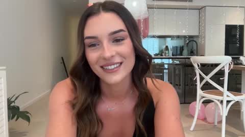 ParisBabyxox online show from 13, 9, 2025