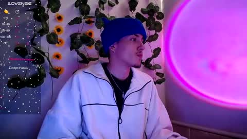 Snapshot of parker_222 chatting on 28, 9, 2025 parker_222 online show from 28, 9, 2025