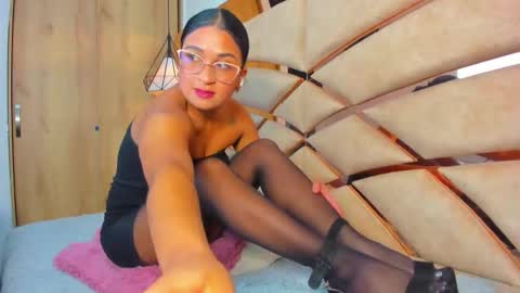 PARKER  online show from 17, 12, 2025