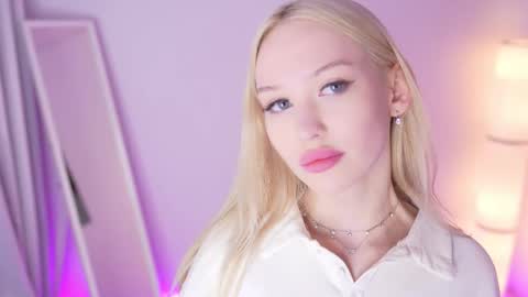 Sofi online show from 19, 11, 2025