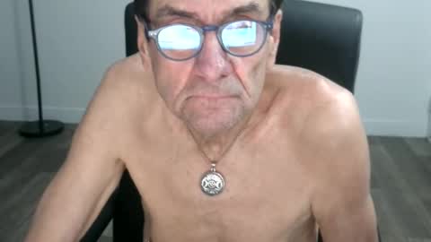 Snapshot of pastelito76 chatting on 13, 11, 2025 Bob online show from 13, 11, 2025