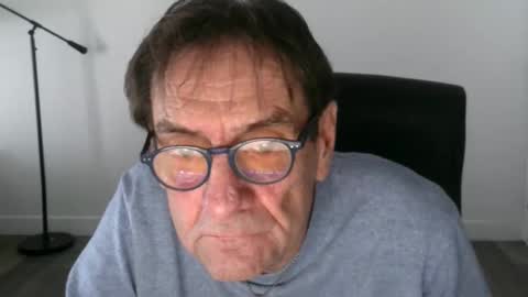 Snapshot of pastelito76 chatting on 22, 11, 2025 Bob online show from 22, 11, 2025