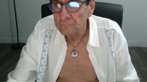 Snapshot of pastelito76 chatting on 2, 12, 2025 Bob online show from 2, 12, 2025