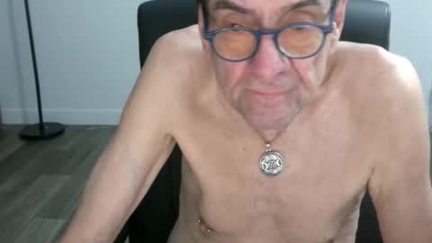 Snapshot of pastelito76 chatting on 4, 12, 2025 Bob online show from 4, 12, 2025