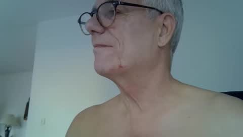 Snapshot of patrick5275 chatting on 5, 10, 2025 patrick5275 online show from 5, 10, 2025