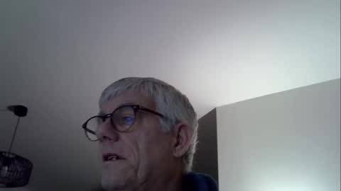 Snapshot of patrick5275 chatting on 25, 11, 2025 patrick5275 online show from 25, 11, 2025