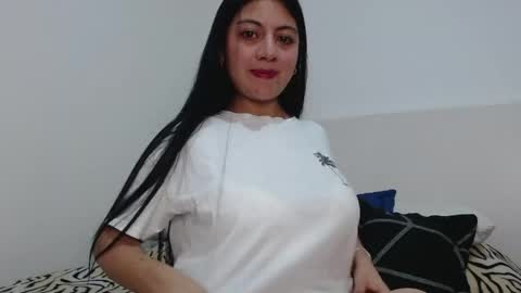 pau cute online show from 17, 4, 2026