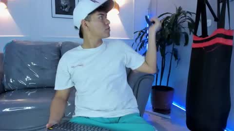 Snapshot of paul27__ chatting on 14, 12, 2025 paul27__ online show from 14, 12, 2025