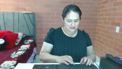 paula__117 online show from 7, 4, 2026