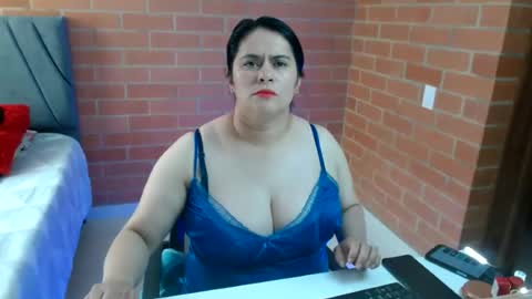paula__117 online show from 4, 7, 2026