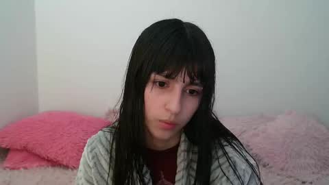 Snapshot of paulainblue chatting on 20, 2, 2025 online show from 20, 2, 2025