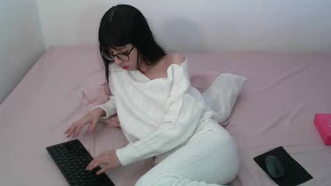 Snapshot of paulainblue chatting on 26, 10, 2025 online show from 26, 10, 2025