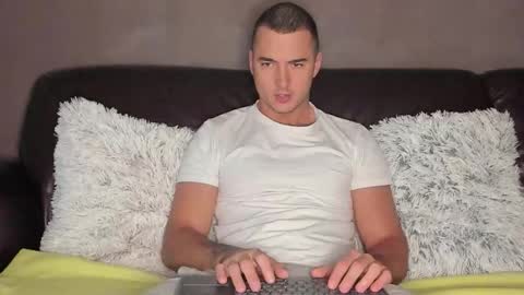 Snapshot of paulblack021 chatting on 2, 11, 2025 paulblack021 online show from 2, 11, 2025