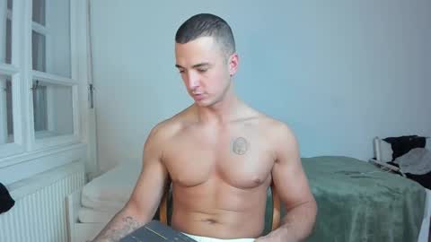 Snapshot of paulblack021 chatting on 16, 11, 2025 paulblack021 online show from 16, 11, 2025