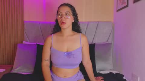 Snapshot of paulina__rose chatting on 11, 11, 2025 paulina online show from 11, 11, 2025