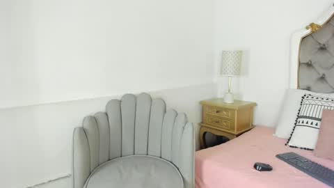 paulina lux online show from 6, 3, 2026