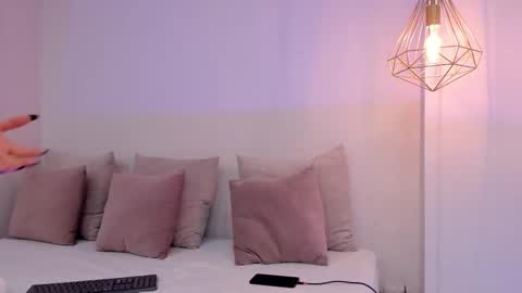 Snapshot of paulina_zuarez chatting on 17, 12, 2025 Paulina online show from 17, 12, 2025