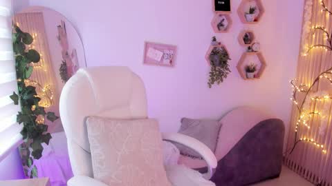 Snapshot of paulinacostello chatting on 5, 10, 2025 Estefania online show from 5, 10, 2025