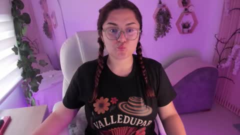 Snapshot of paulinacostello chatting on 12, 10, 2025 Estefania online show from 12, 10, 2025