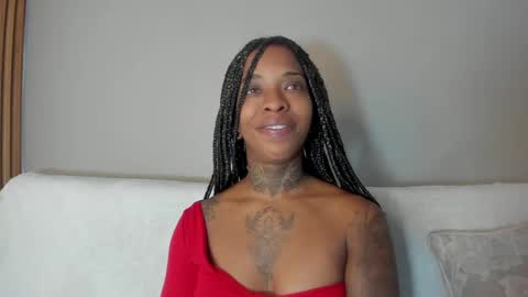 Snapshot of pauline_fox chatting on 25, 9, 2025 Pauline online show from 25, 9, 2025