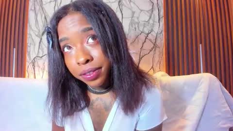 Snapshot of pauline_fox chatting on 7, 11, 2025 Pauline online show from 7, 11, 2025