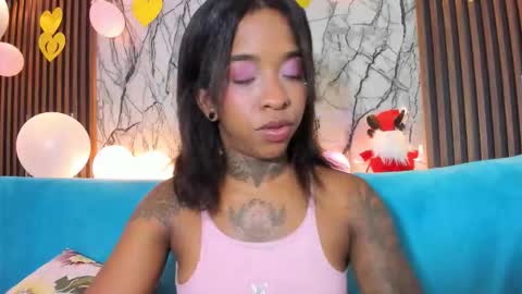 Snapshot of pauline_fox chatting on 28, 11, 2025 Pauline online show from 28, 11, 2025